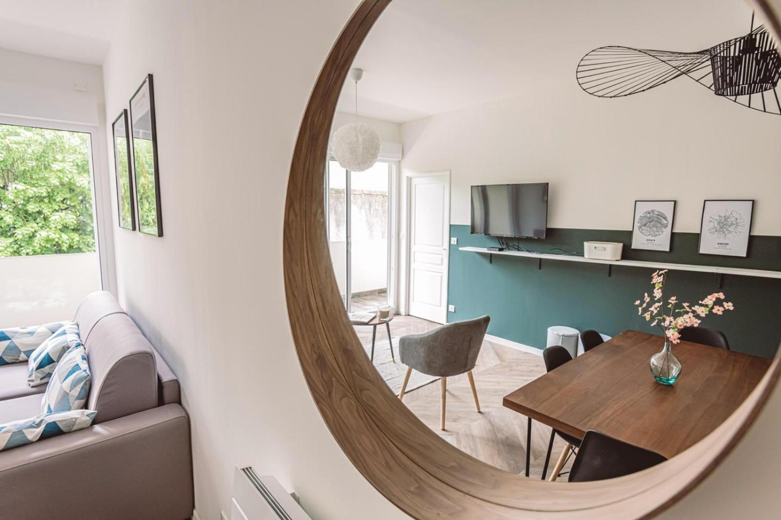 Henri Au Pied De La Cathedrale. Apartment Реймс Екстериор снимка