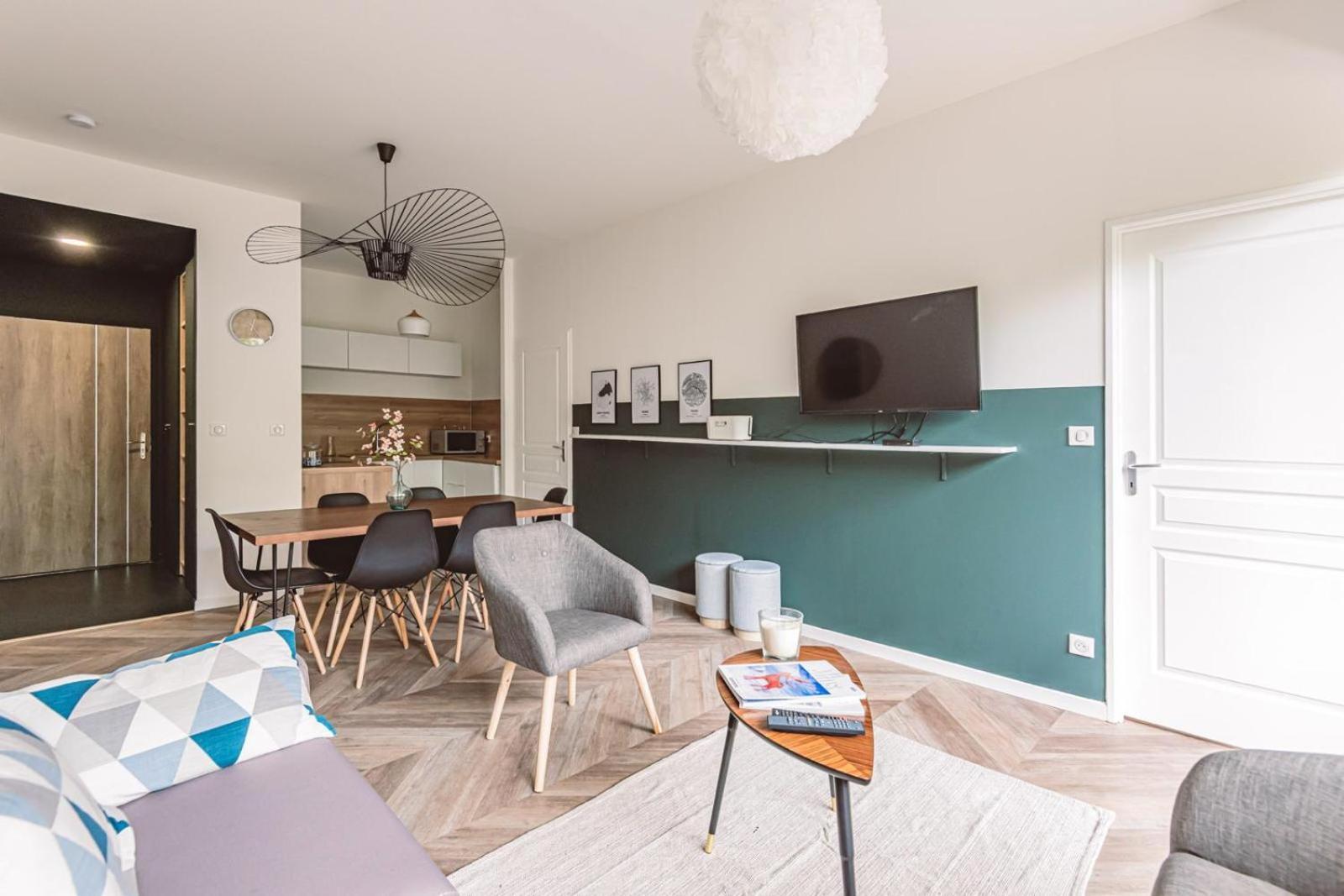 Henri Au Pied De La Cathedrale. Apartment Реймс Екстериор снимка